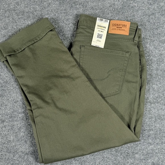 Levi Strauss Capri Pants Womens 12 W31 Stretch Signature Gold Mid Rise Denim New - Picture 1 of 12